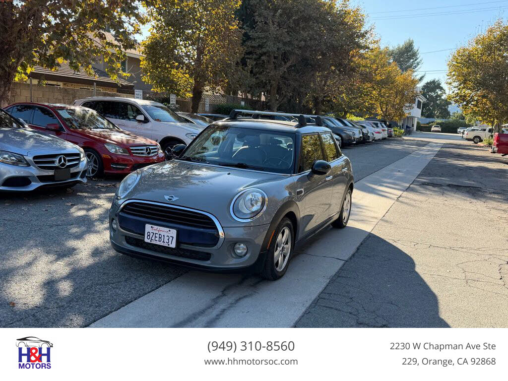 2016 MINI Cooper 4-Door Hatchback FWD