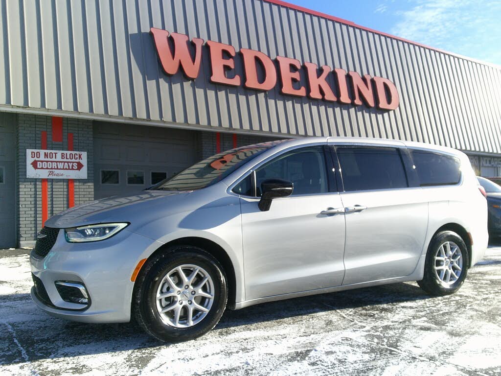 2024 Chrysler Pacifica Touring L FWD