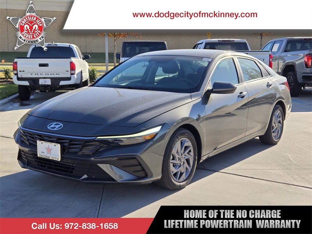 2024 Hyundai Elantra SEL FWD