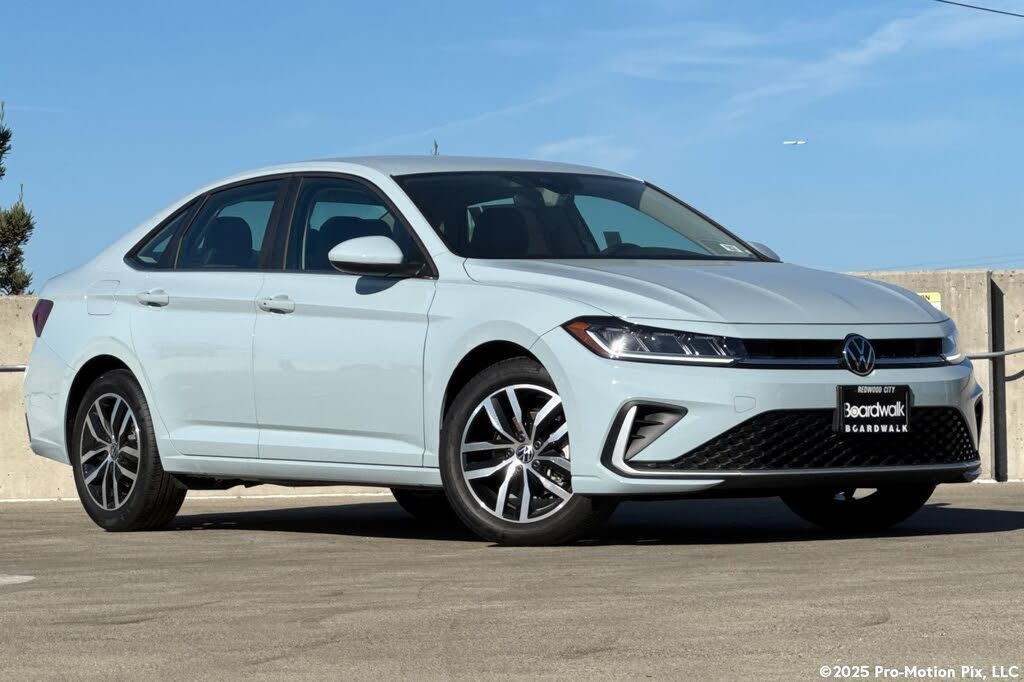 2025 Volkswagen Jetta SE FWD