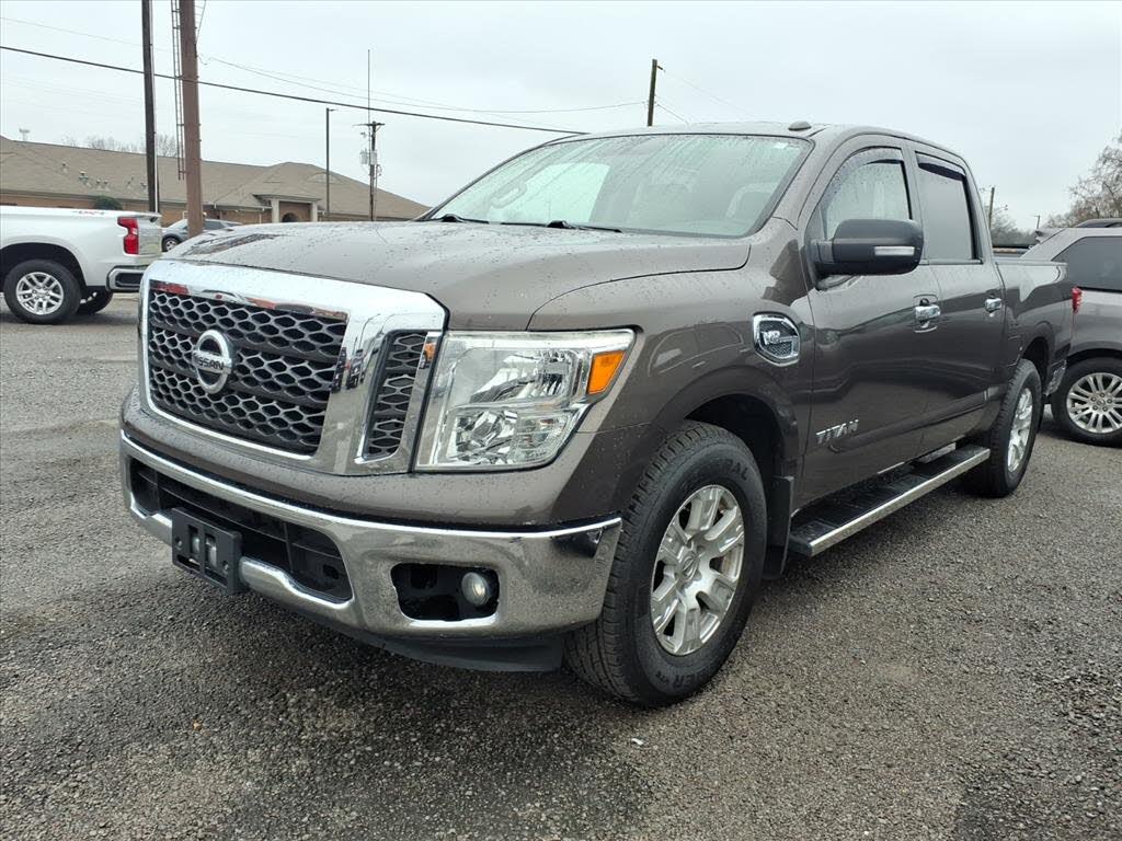 2017 Nissan Titan SV Crew Cab