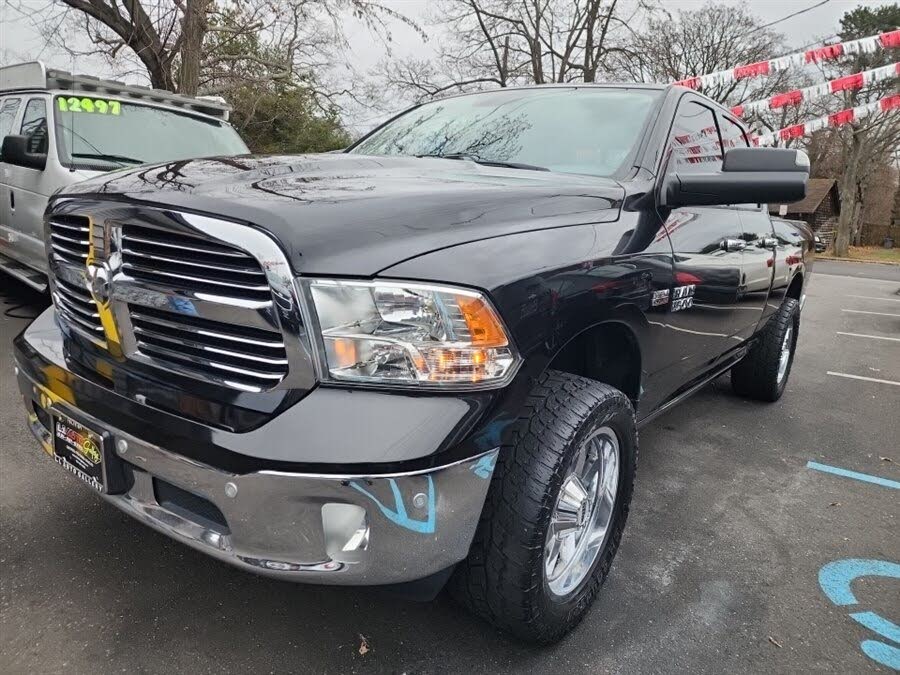 2017 RAM 1500 SLT Quad Cab 4WD
