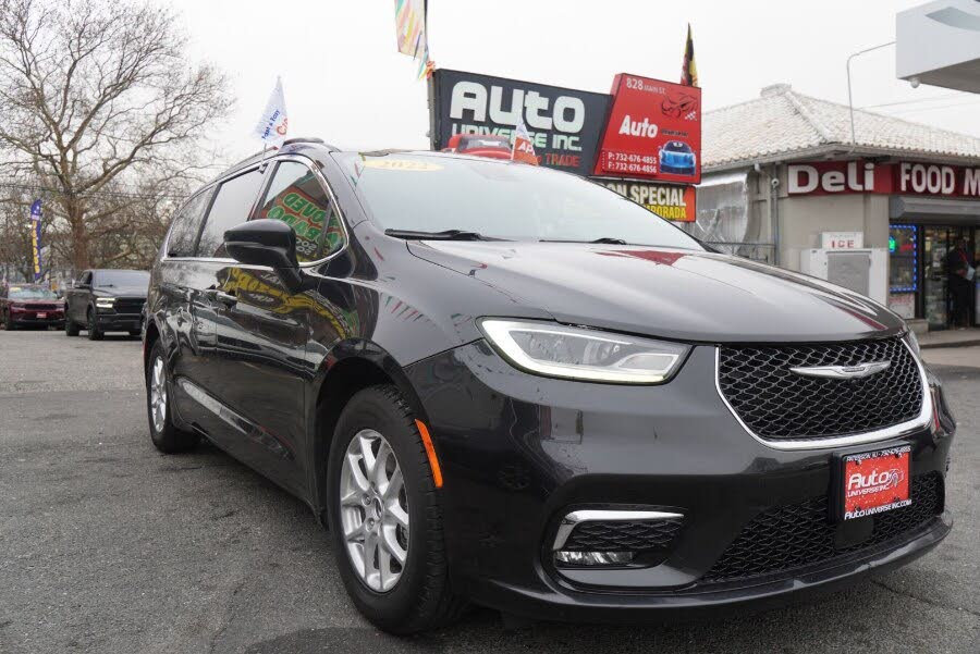 2022 Chrysler Pacifica Touring L FWD