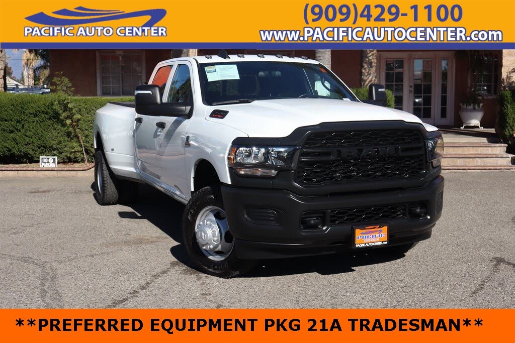 2024 RAM 3500 Tradesman Crew Cab LB DRW 4WD