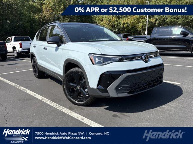 2025 Volkswagen Taos SE Black 4Motion