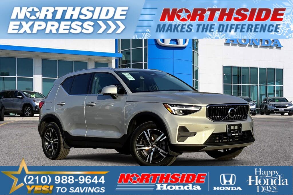 2025 Volvo XC40 B5 Core Bright Theme AWD