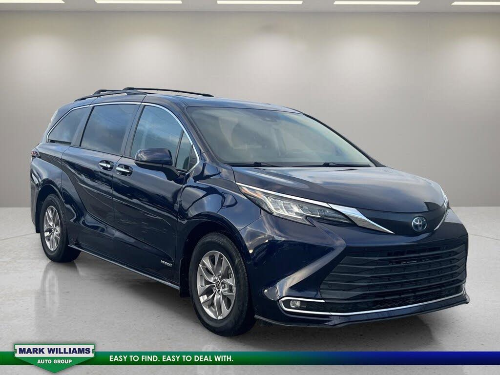 2021 Toyota Sienna XLE 7-Passenger FWD