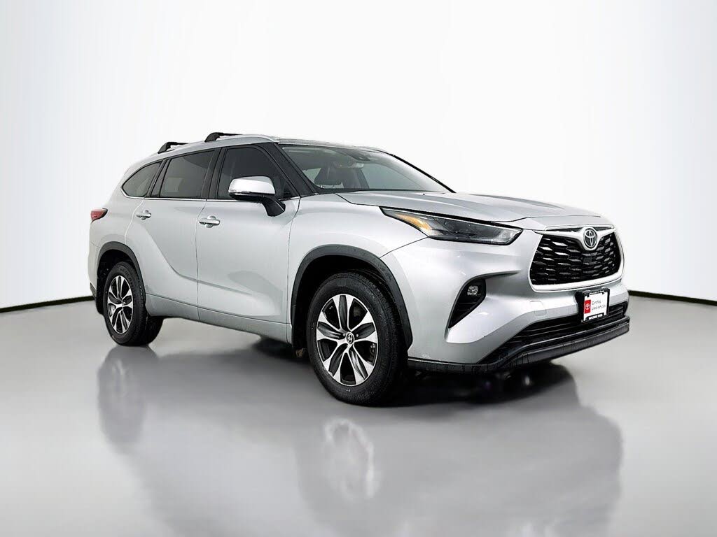 2022 Toyota Highlander XLE AWD