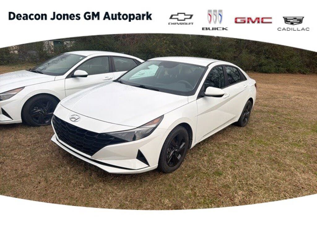 2023 Hyundai Elantra SEL FWD