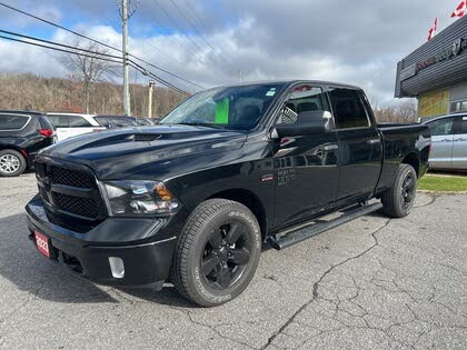 RAM 1500 Classic SLT Crew Cab 4WD 2023
