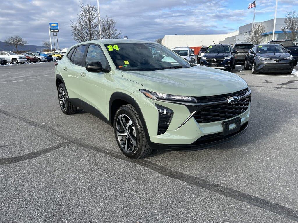 2024 Chevrolet Trax RS with 1RS FWD