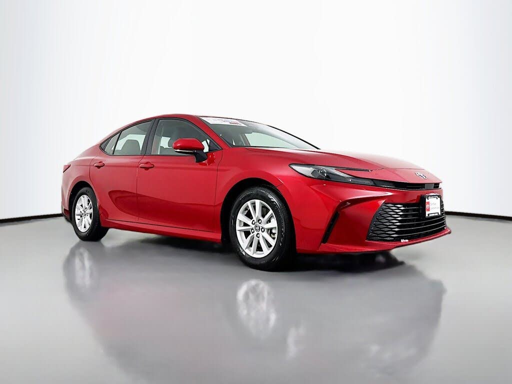 2025 Toyota Camry LE FWD