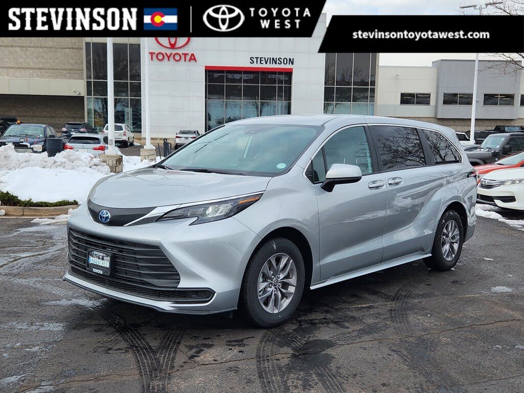 2025 Toyota Sienna LE 8-Passenger AWD