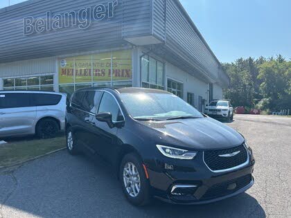 2026 Chrysler Pacifica Select FWD