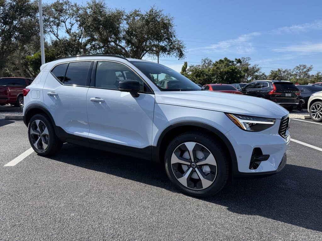 2026 Volvo XC40 B4 Plus FWD