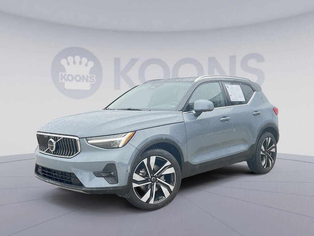 2023 Volvo XC40 B5 Ultimate Bright Theme AWD