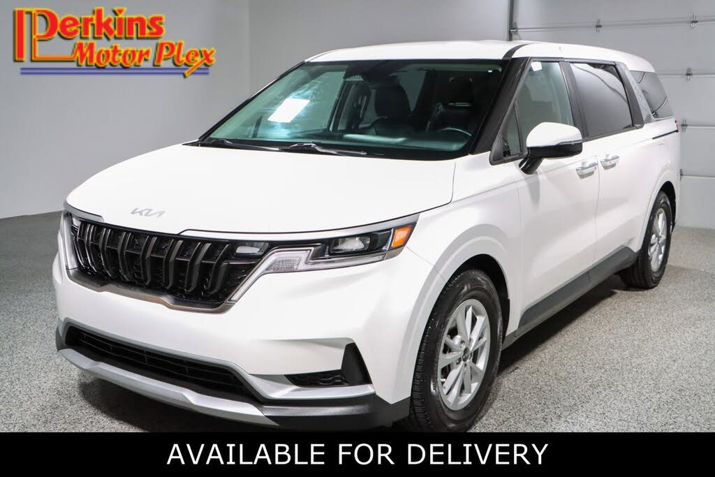 2024 Kia Carnival LX FWD