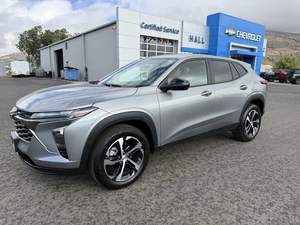 2025 Chevrolet Trax RS with 1RS FWD