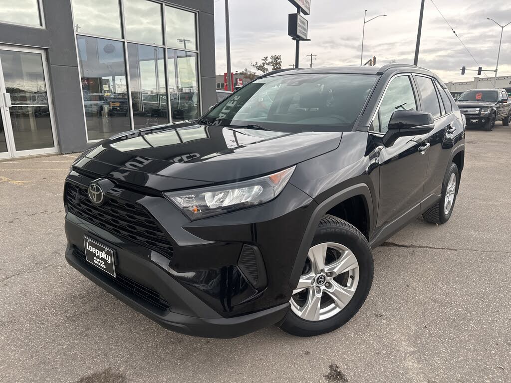 Toyota RAV4 LE AWD 2019