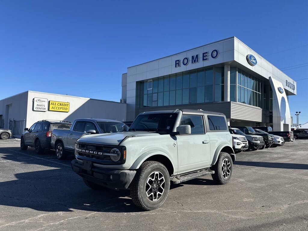 2023 Ford Bronco Outer Banks Advanced 2-Door 4WD