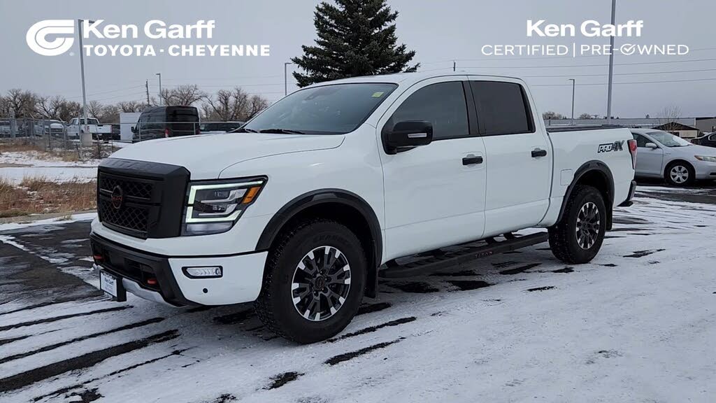 2024 Nissan Titan PRO-4X Crew Cab 4WD