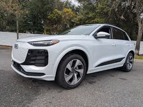 Audi Q6 e-tron quattro Premium Plus