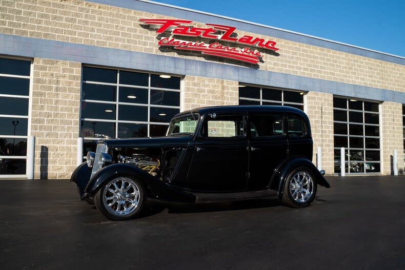 1933 Ford Model 40 Sedan