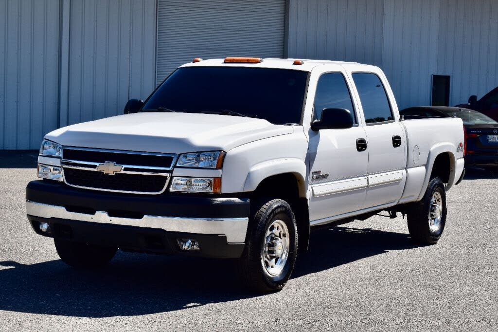 2005 Chevrolet Silverado 2500HD LT Crew Cab 4WD