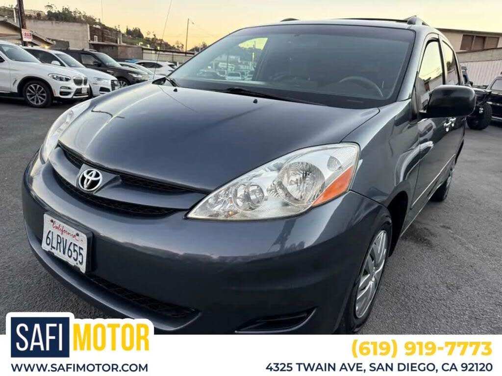 2010 Toyota Sienna CE 7-Passenger