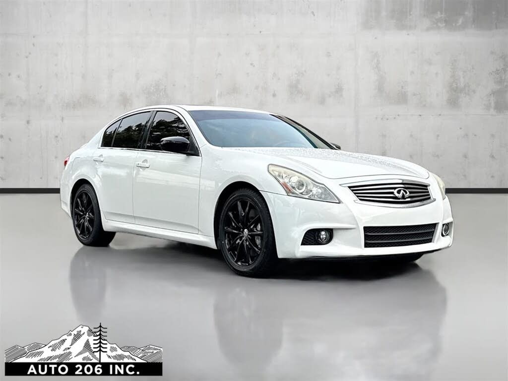 2011 INFINITI G37 Journey Sedan RWD