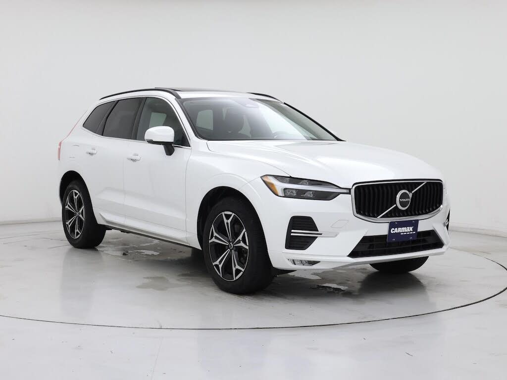 2022 Volvo XC60 B5 Momentum FWD