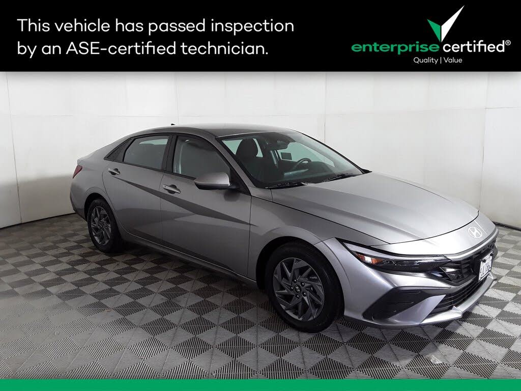 2024 Hyundai Elantra SEL FWD