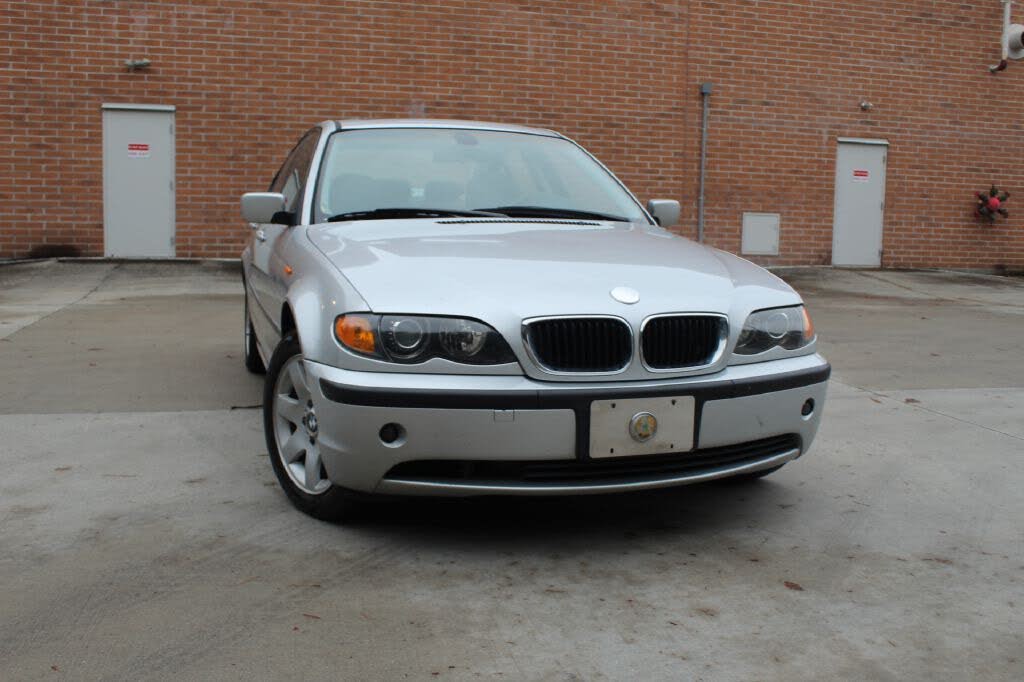 2003 BMW 3 Series 325i Sedan RWD