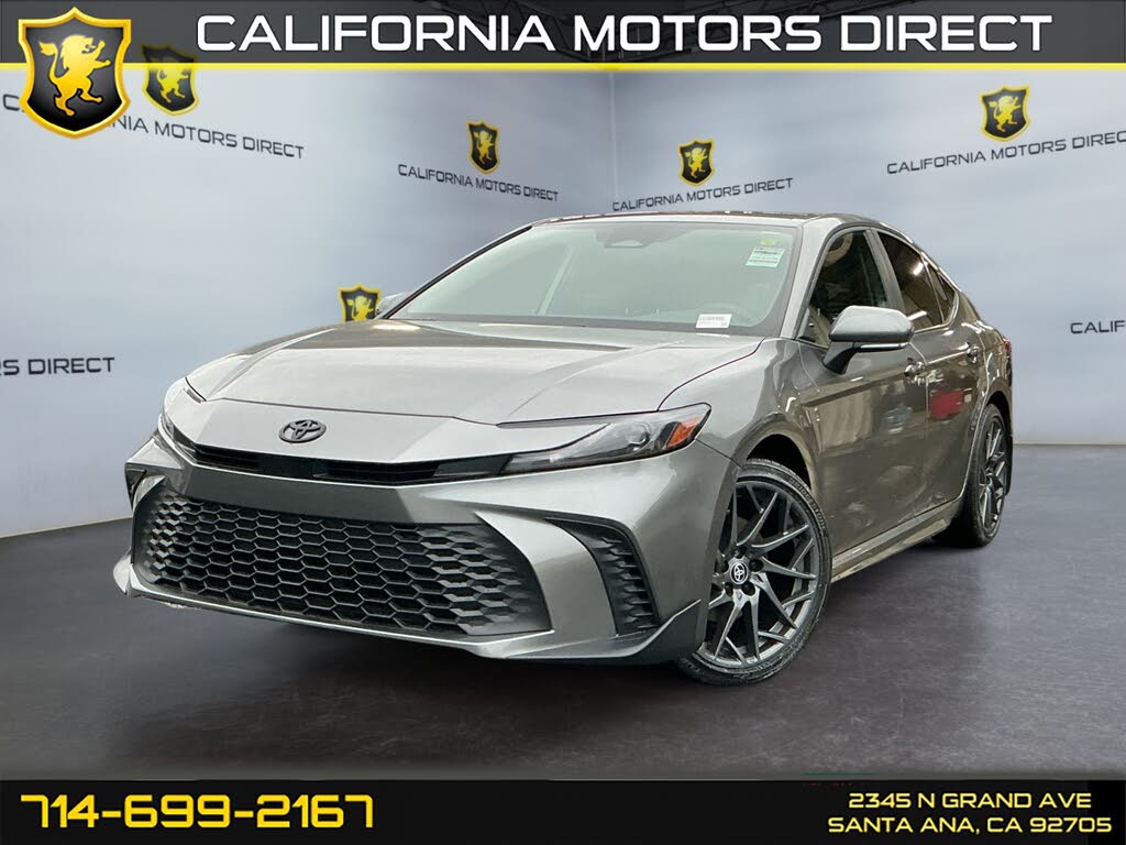 2025 Toyota Camry SE FWD
