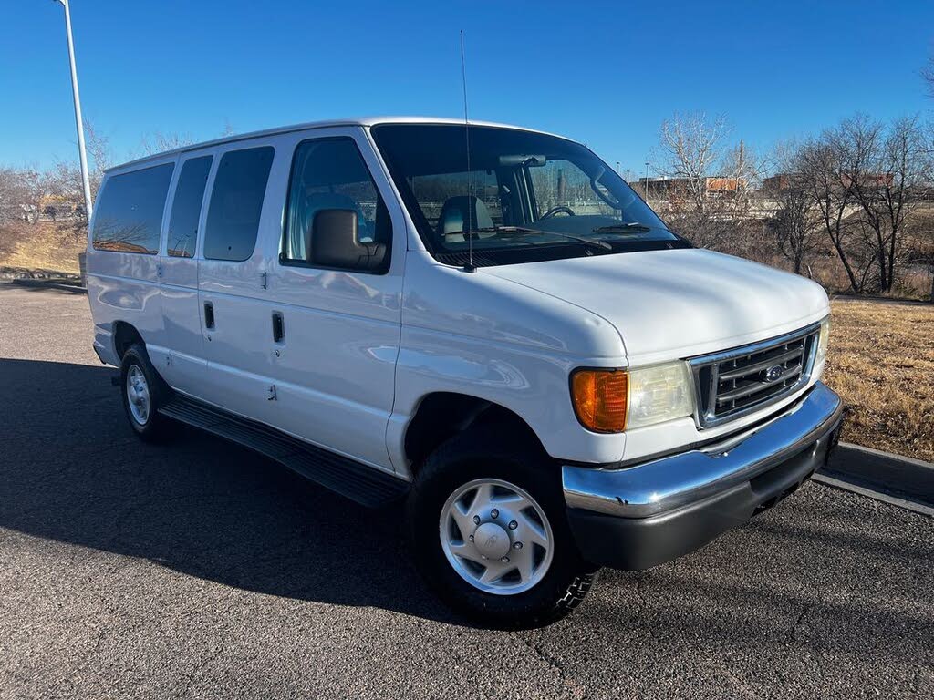 2007 Ford E-Series E-350 Super Duty XLT Passenger Van