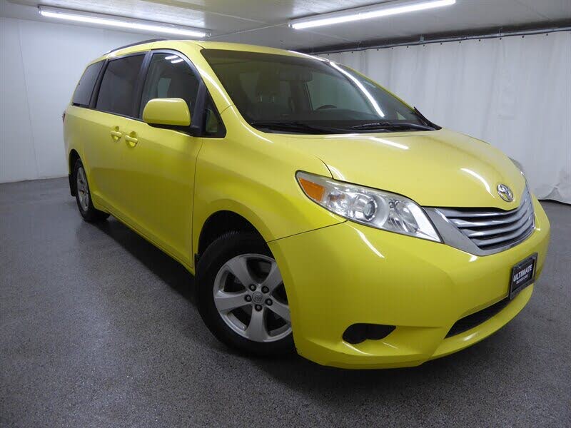 2015 Toyota Sienna LE 7-Passenger Auto Access Seat