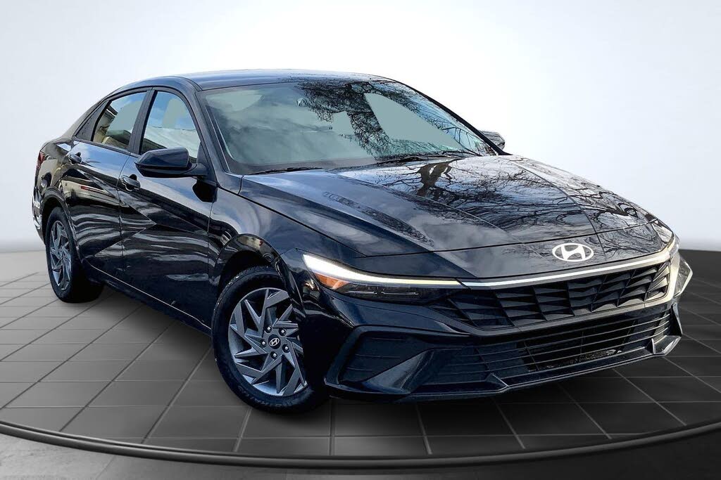 2024 Hyundai Elantra SEL FWD