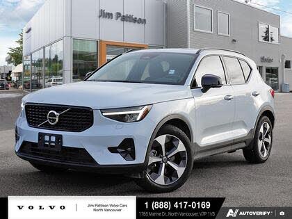 2025 Volvo XC40 B5 Plus Dark Theme AWD