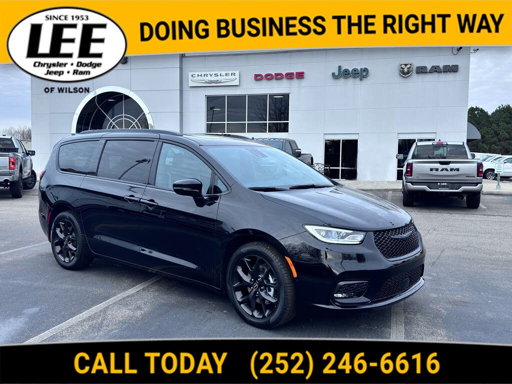 2026 Chrysler Pacifica Limited FWD