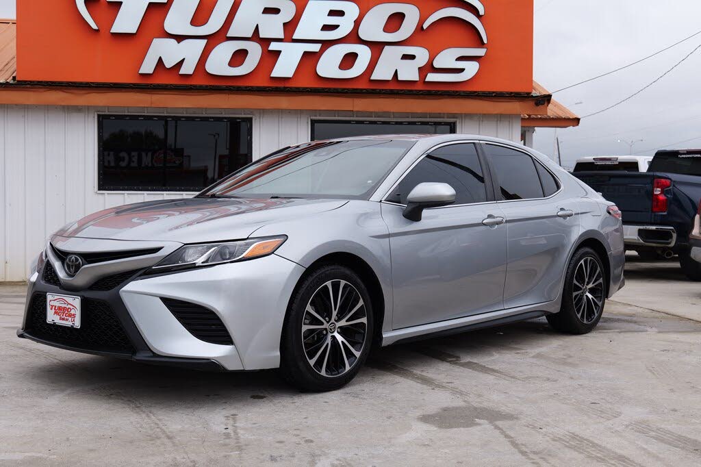 2020 Toyota Camry SE FWD