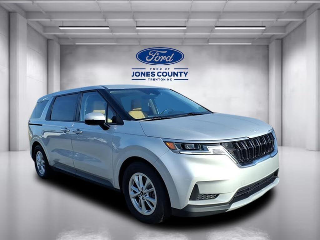 2022 Kia Carnival LX FWD