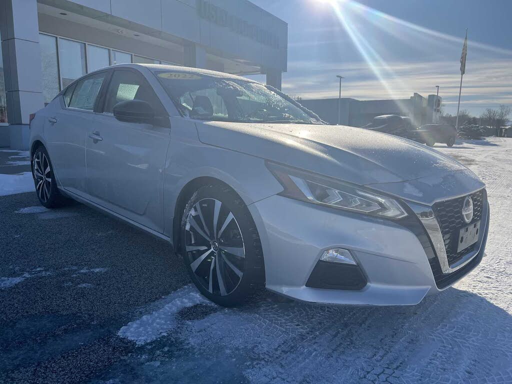 2022 Nissan Altima 2.0 SR FWD