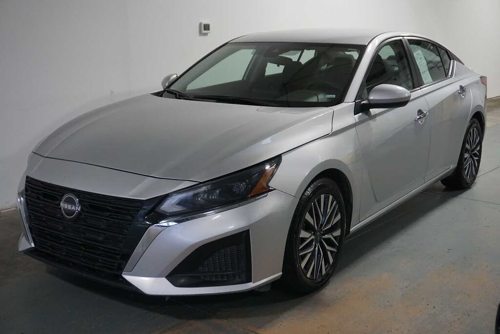 2023 Nissan Altima 2.5 SV FWD