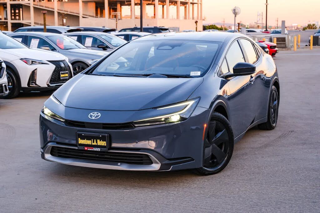 2024 Toyota Prius Prime SE FWD