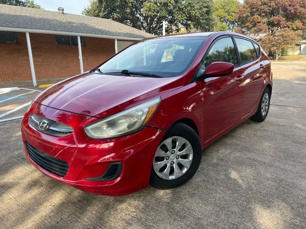 2016 Hyundai Accent SE 4-Door Hatchback FWD