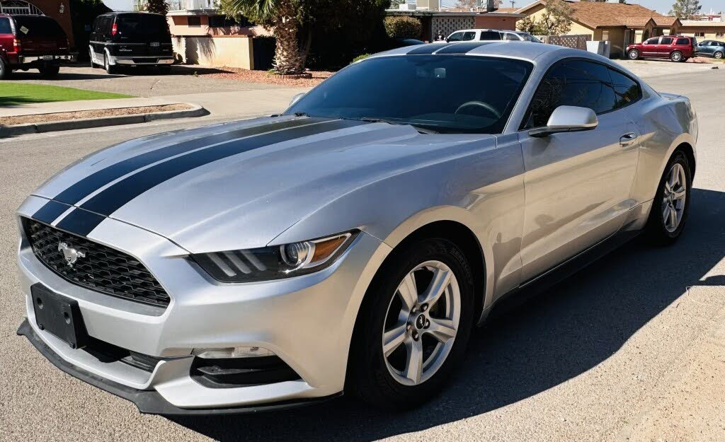2017 Ford Mustang V6 Coupe RWD
