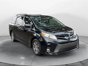 Toyota Sienna XLE 7-Passenger FWD with Auto-Access Seat