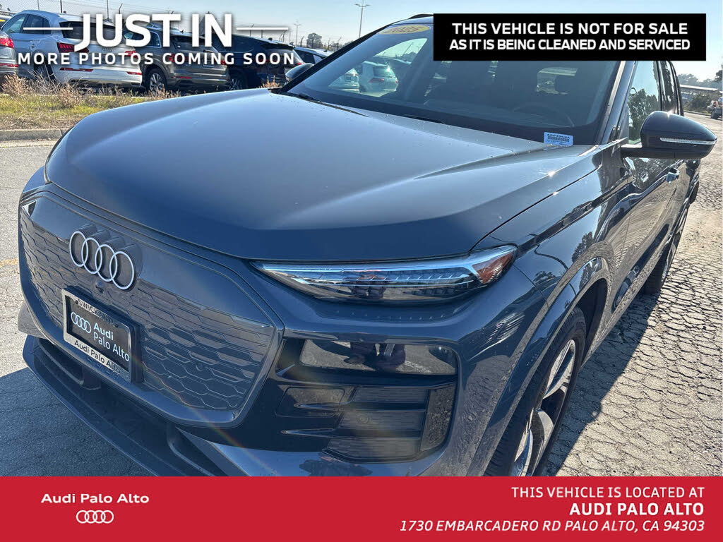 2025 Audi Q6 e-tron quattro Premium Plus