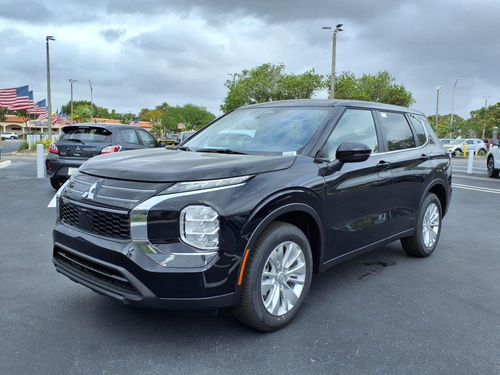 2025 Mitsubishi Outlander ES FWD