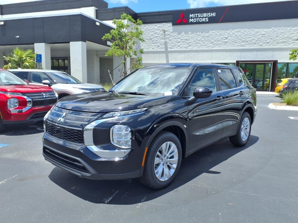 2025 Mitsubishi Outlander ES FWD